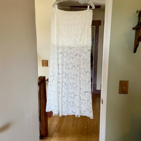 Long Lace Maxi Skirt - Picture 10 of 15